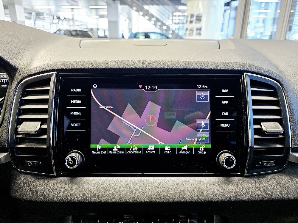 Skoda Karoq  bei Hoffmann Automobile in Wolfsburg kaufen und sofort mitnehmen - Bild 9