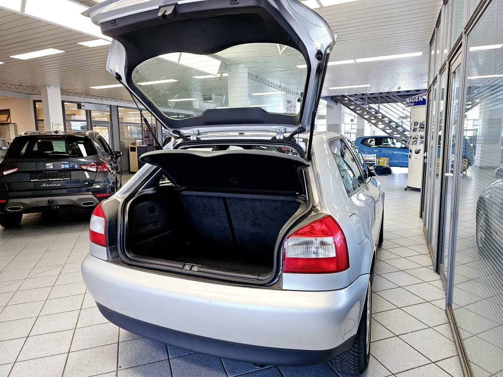 Audi A3  bei Hoffmann Automobile in Wolfsburg kaufen und sofort mitnehmen - Bild 2