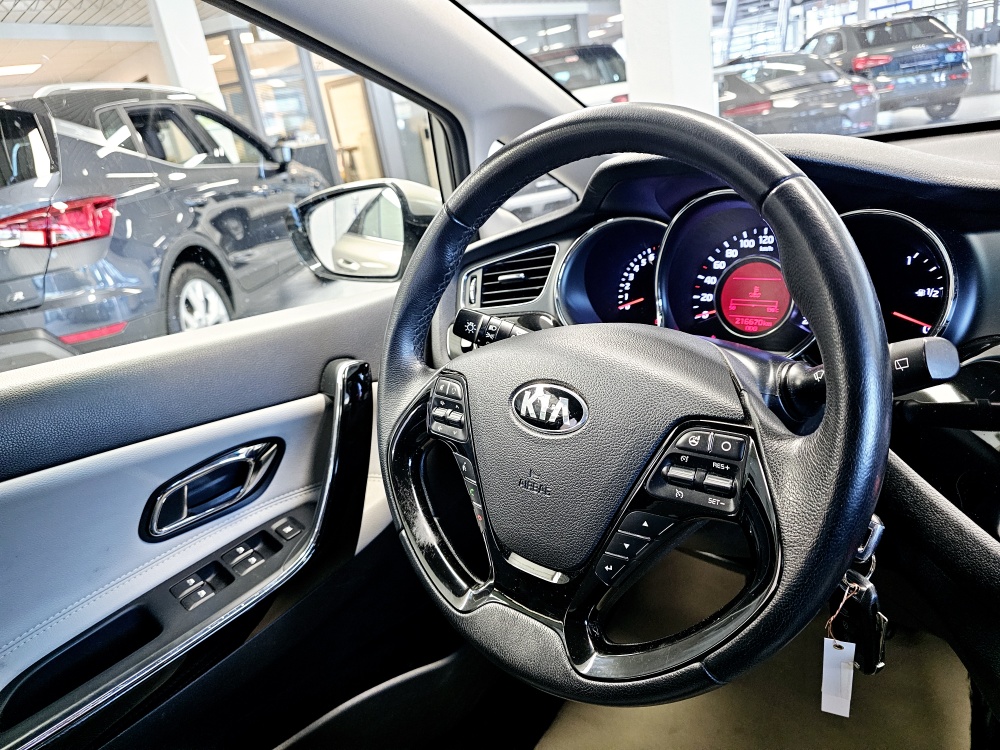 Kia Ceed  bei Hoffmann Automobile in Wolfsburg kaufen und sofort mitnehmen - Bild 11