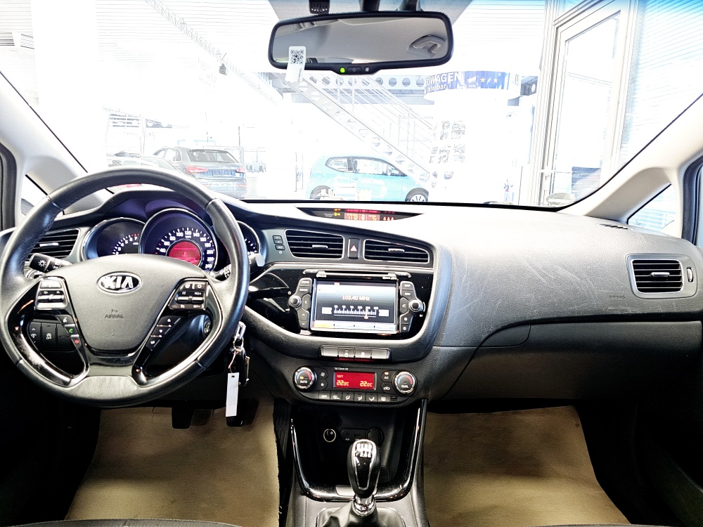 Kia Ceed  bei Hoffmann Automobile in Wolfsburg kaufen und sofort mitnehmen - Bild 6