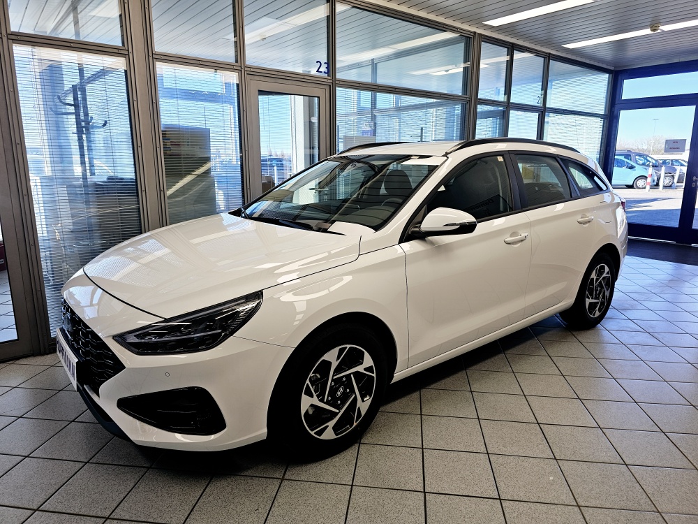Hyundai i30 Kombi Advantage für nur 23.450,- € bei Hoffmann Automobile in Wolfsburg kaufen und sofort mitnehmen