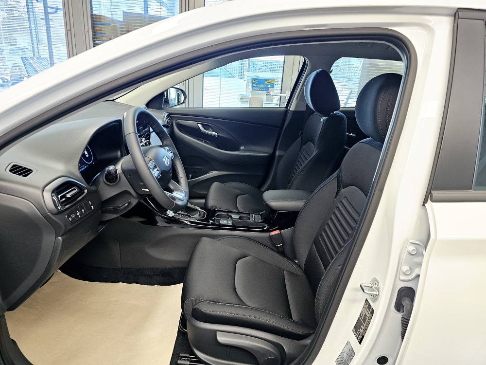 Hyundai i30 Kombi  bei Hoffmann Automobile in Wolfsburg kaufen und sofort mitnehmen - Bild 17