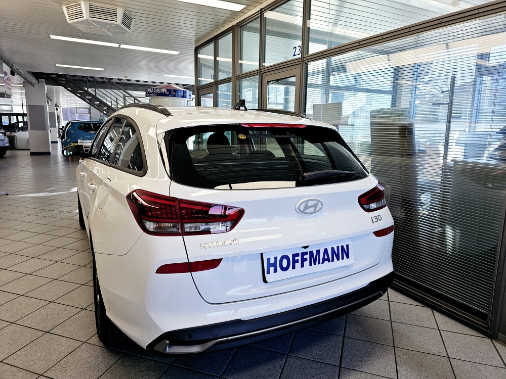 Hyundai i30 Kombi  bei Hoffmann Automobile in Wolfsburg kaufen und sofort mitnehmen - Bild 3