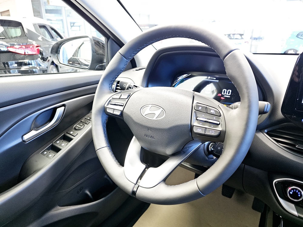 Hyundai i30 Kombi  bei Hoffmann Automobile in Wolfsburg kaufen und sofort mitnehmen - Bild 15