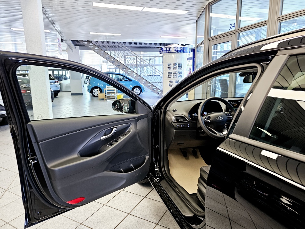 Hyundai i30 Kombi  bei Hoffmann Automobile in Wolfsburg kaufen und sofort mitnehmen - Bild 19