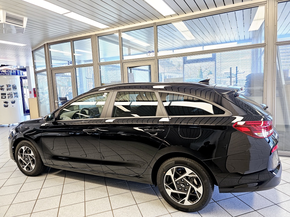 Hyundai i30 Kombi  bei Hoffmann Automobile in Wolfsburg kaufen und sofort mitnehmen - Bild 20