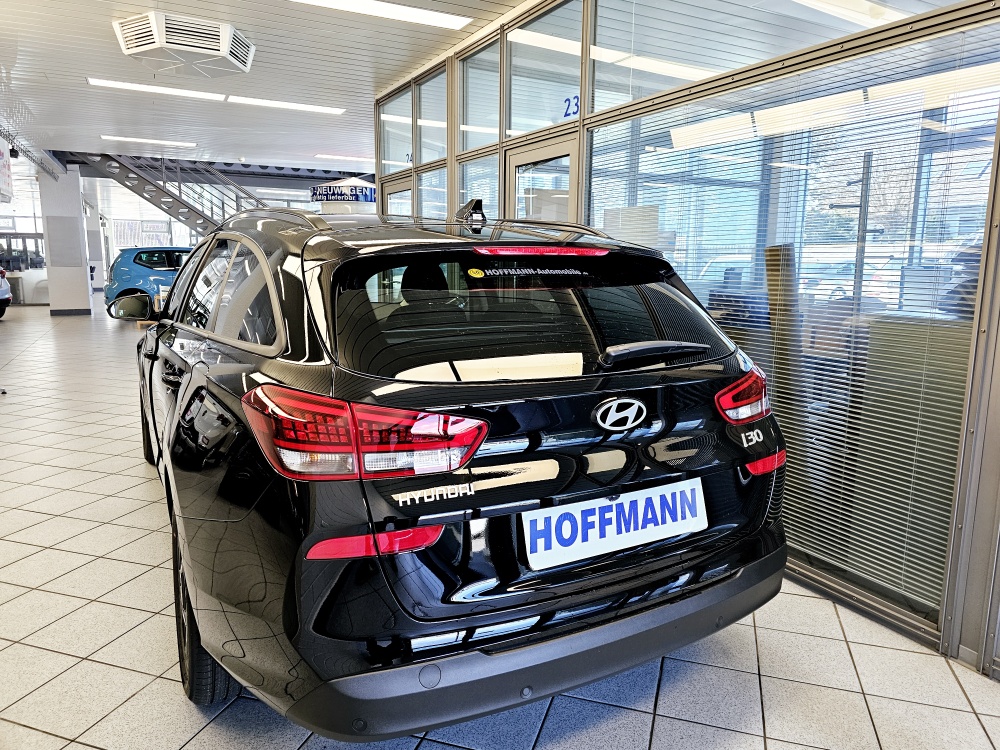 Hyundai i30 Kombi  bei Hoffmann Automobile in Wolfsburg kaufen und sofort mitnehmen - Bild 4