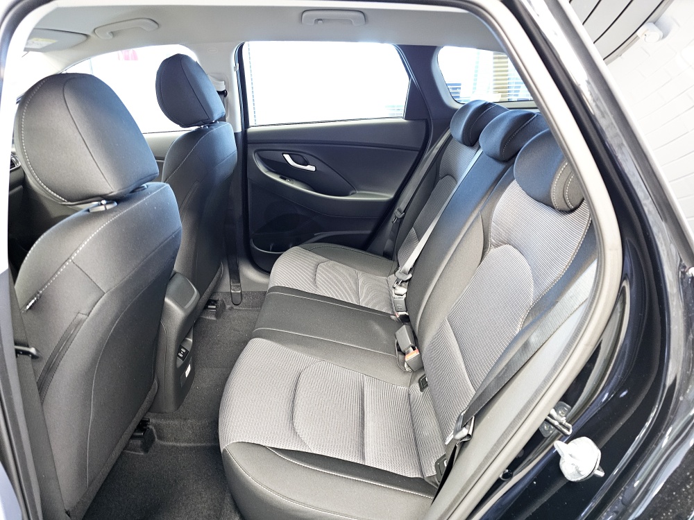 Hyundai i30 Kombi  bei Hoffmann Automobile in Wolfsburg kaufen und sofort mitnehmen - Bild 5