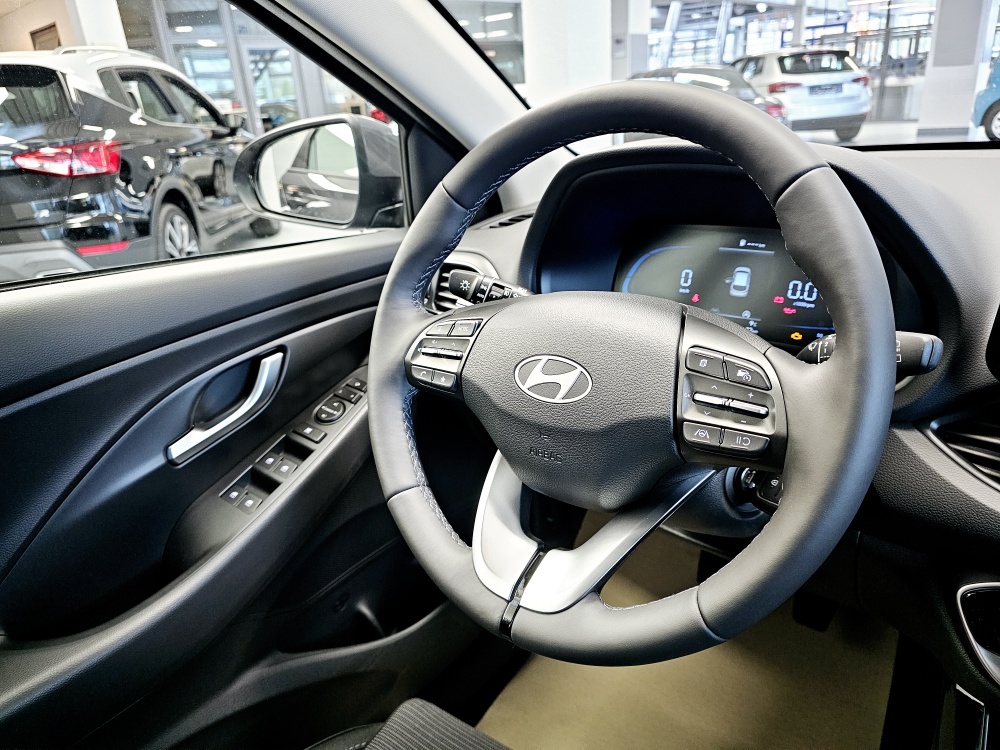 Hyundai i30 Kombi  bei Hoffmann Automobile in Wolfsburg kaufen und sofort mitnehmen - Bild 15