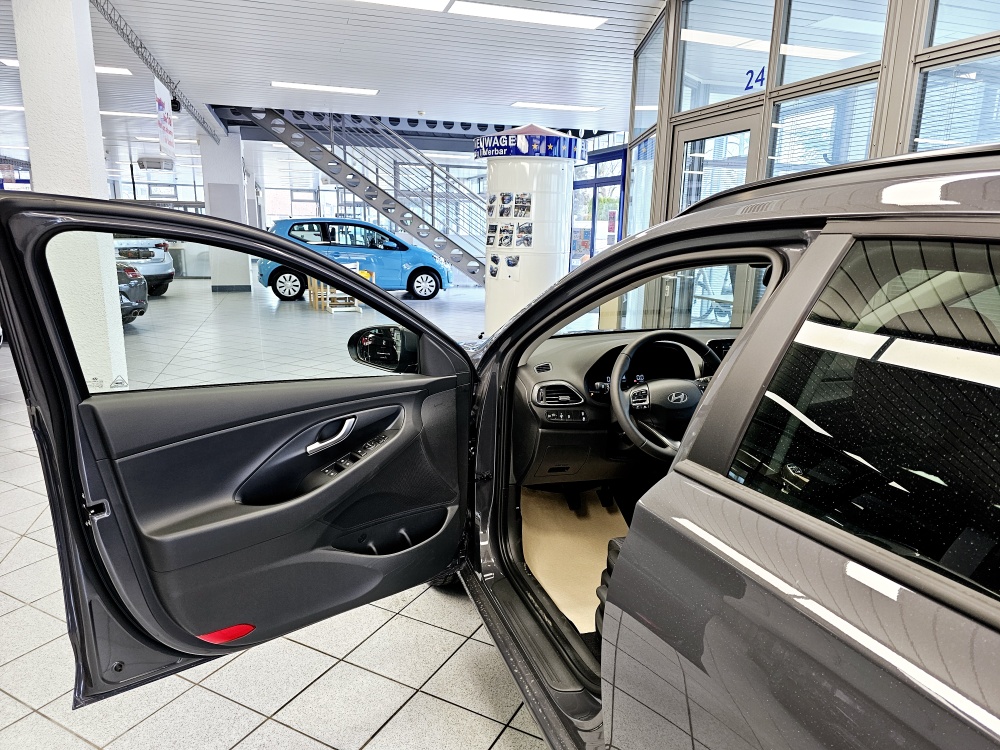 Hyundai i30 Kombi  bei Hoffmann Automobile in Wolfsburg kaufen und sofort mitnehmen - Bild 21