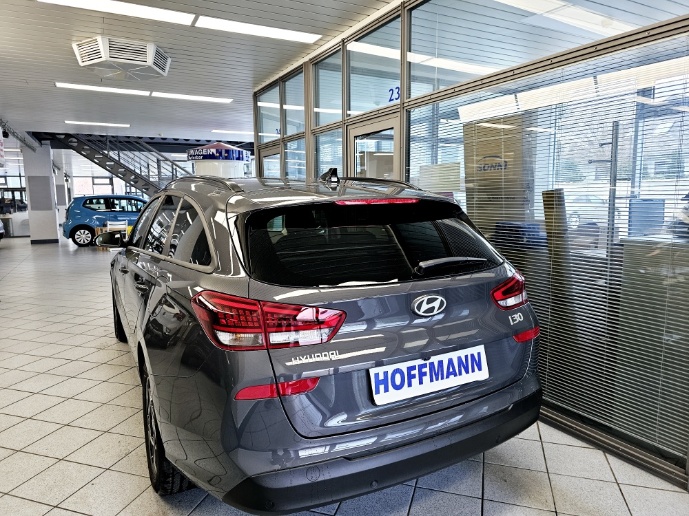 Hyundai i30 Kombi  bei Hoffmann Automobile in Wolfsburg kaufen und sofort mitnehmen - Bild 4