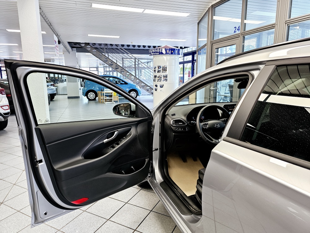 Hyundai i30 Kombi  bei Hoffmann Automobile in Wolfsburg kaufen und sofort mitnehmen - Bild 21