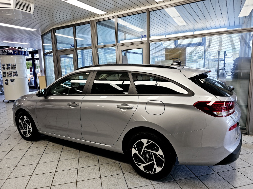 Hyundai i30 Kombi  bei Hoffmann Automobile in Wolfsburg kaufen und sofort mitnehmen - Bild 22
