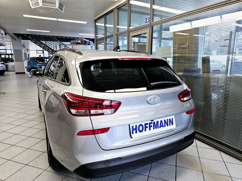Hyundai i30 Kombi  bei Hoffmann Automobile in Wolfsburg kaufen und sofort mitnehmen - Bild 4