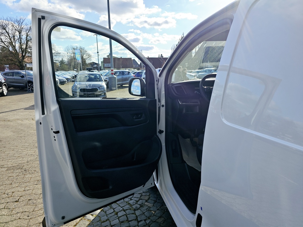 Opel Vivaro  bei Hoffmann Automobile in Wolfsburg kaufen und sofort mitnehmen - Bild 17