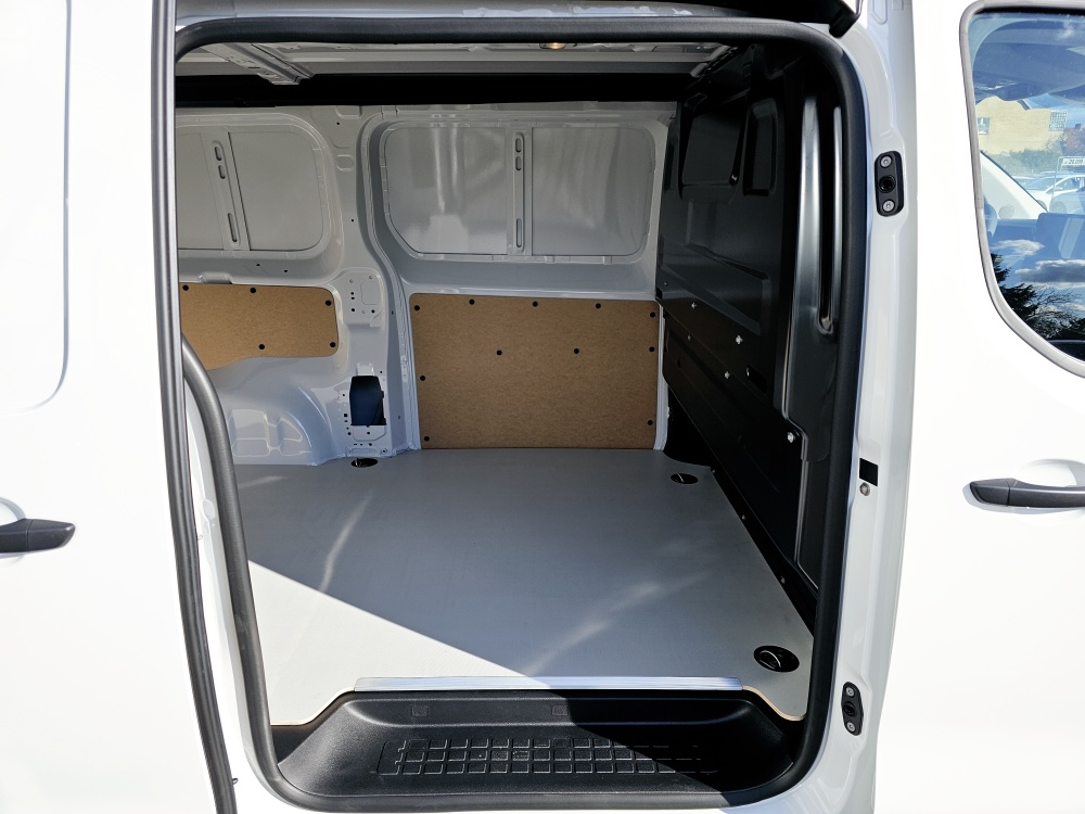 Opel Vivaro  bei Hoffmann Automobile in Wolfsburg kaufen und sofort mitnehmen - Bild 7