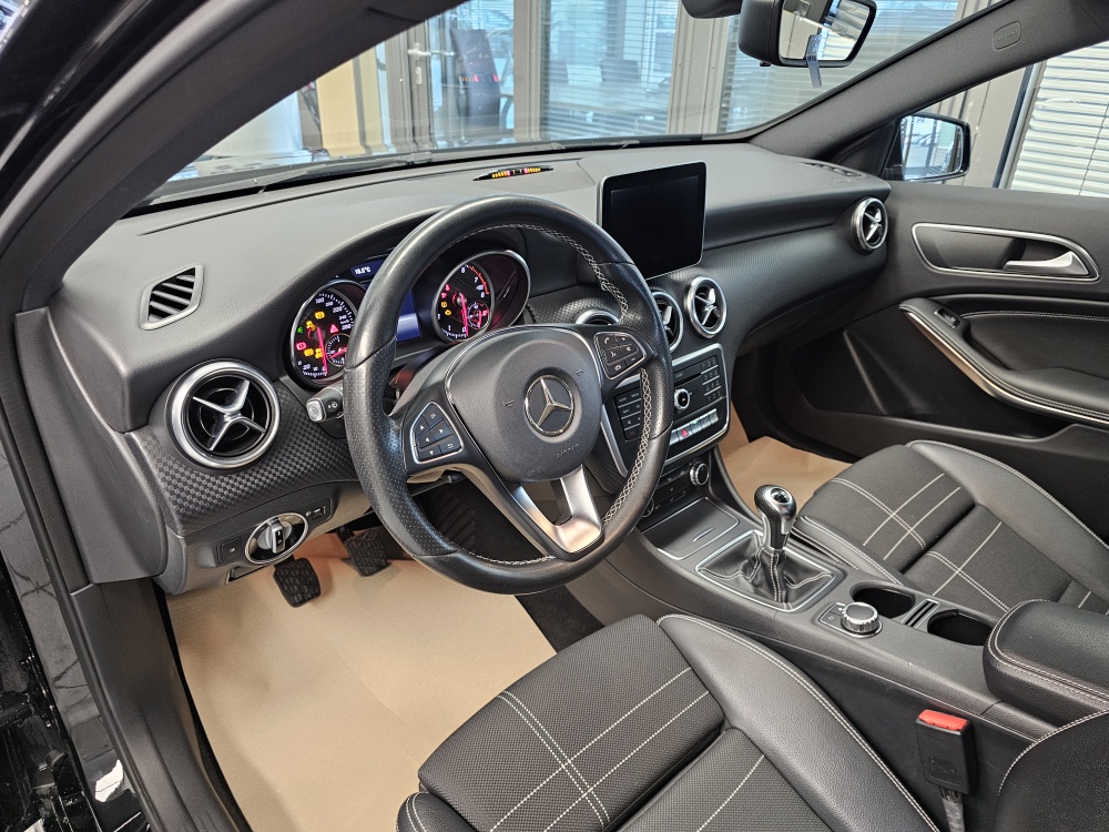 Mercedes-Benz A 180  bei Hoffmann Automobile in Wolfsburg kaufen und sofort mitnehmen - Bild 11