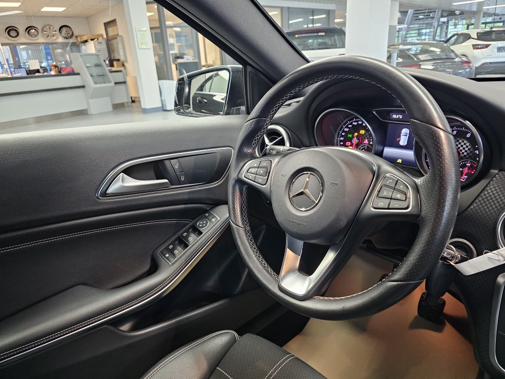 Mercedes-Benz A 180  bei Hoffmann Automobile in Wolfsburg kaufen und sofort mitnehmen - Bild 9
