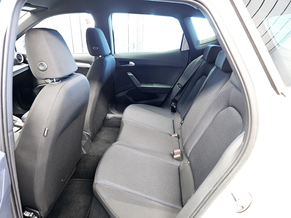 Seat Arona  bei Hoffmann Automobile in Wolfsburg kaufen und sofort mitnehmen - Bild 4
