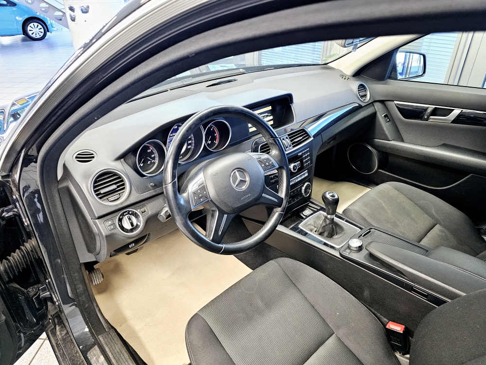 Mercedes-Benz C 200  bei Hoffmann Automobile in Wolfsburg kaufen und sofort mitnehmen - Bild 12