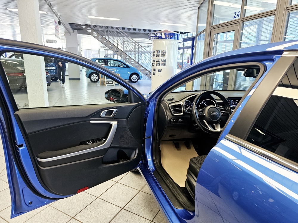 Kia Ceed  bei Hoffmann Automobile in Wolfsburg kaufen und sofort mitnehmen - Bild 17