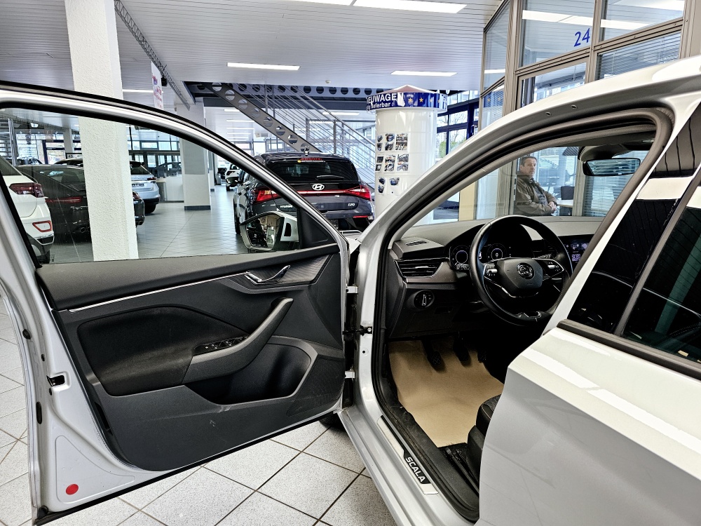 Skoda Scala  bei Hoffmann Automobile in Wolfsburg kaufen und sofort mitnehmen - Bild 17