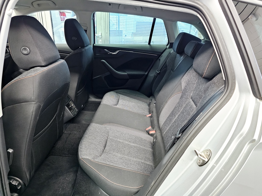 Skoda Scala  bei Hoffmann Automobile in Wolfsburg kaufen und sofort mitnehmen - Bild 4