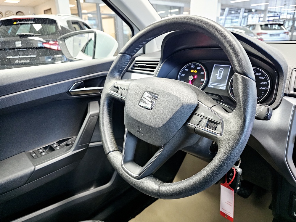 Seat Arona  bei Hoffmann Automobile in Wolfsburg kaufen und sofort mitnehmen - Bild 12