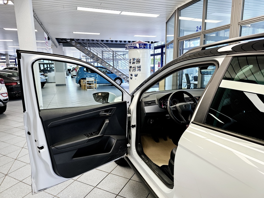 Seat Arona  bei Hoffmann Automobile in Wolfsburg kaufen und sofort mitnehmen - Bild 16