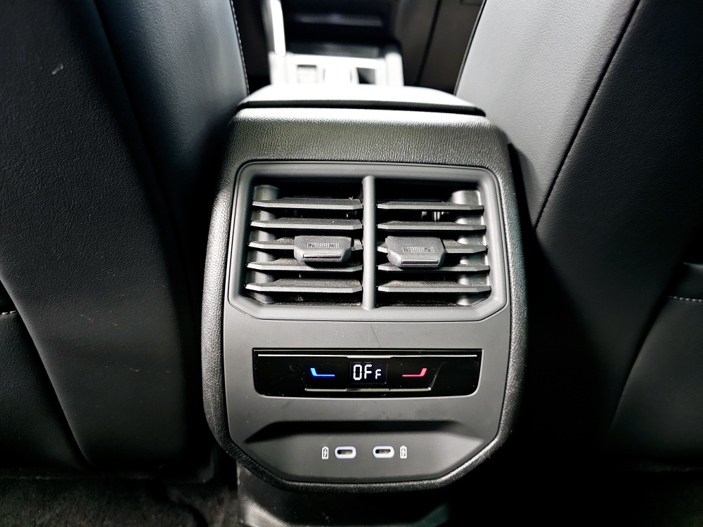Seat Leon Sportstourer  ST  bei Hoffmann Automobile in Wolfsburg kaufen und sofort mitnehmen - Bild 10