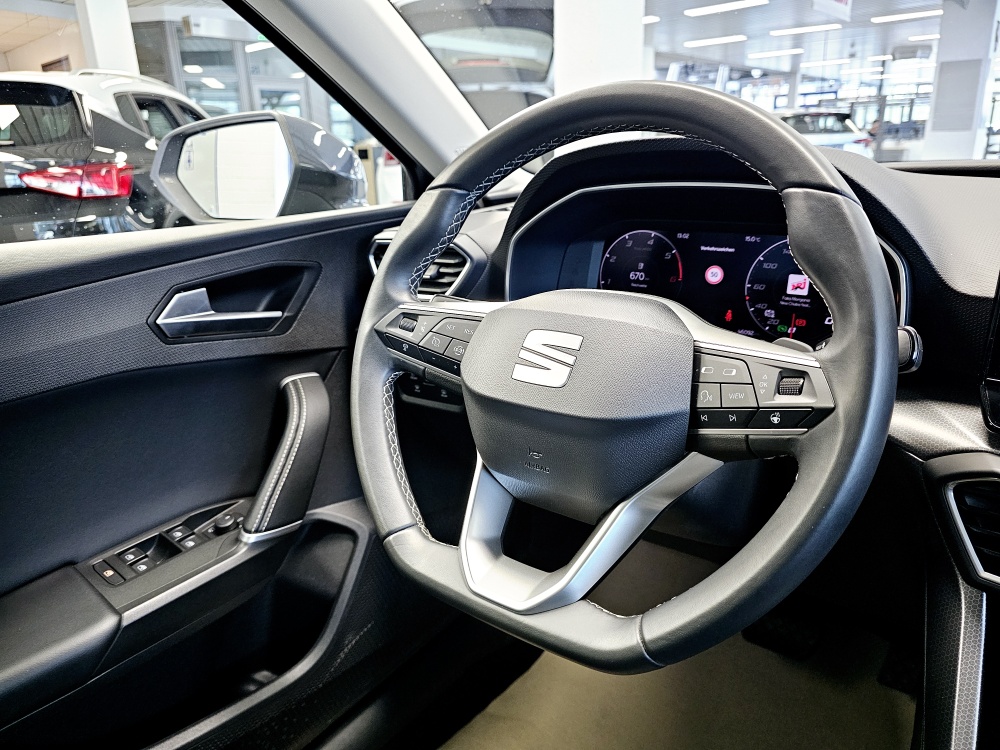 Seat Leon Sportstourer  ST  bei Hoffmann Automobile in Wolfsburg kaufen und sofort mitnehmen - Bild 17