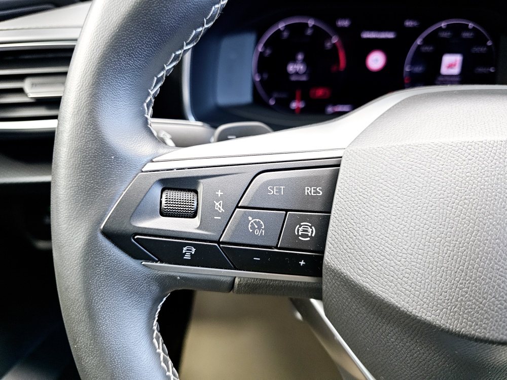 Seat Leon Sportstourer  ST  bei Hoffmann Automobile in Wolfsburg kaufen und sofort mitnehmen - Bild 18