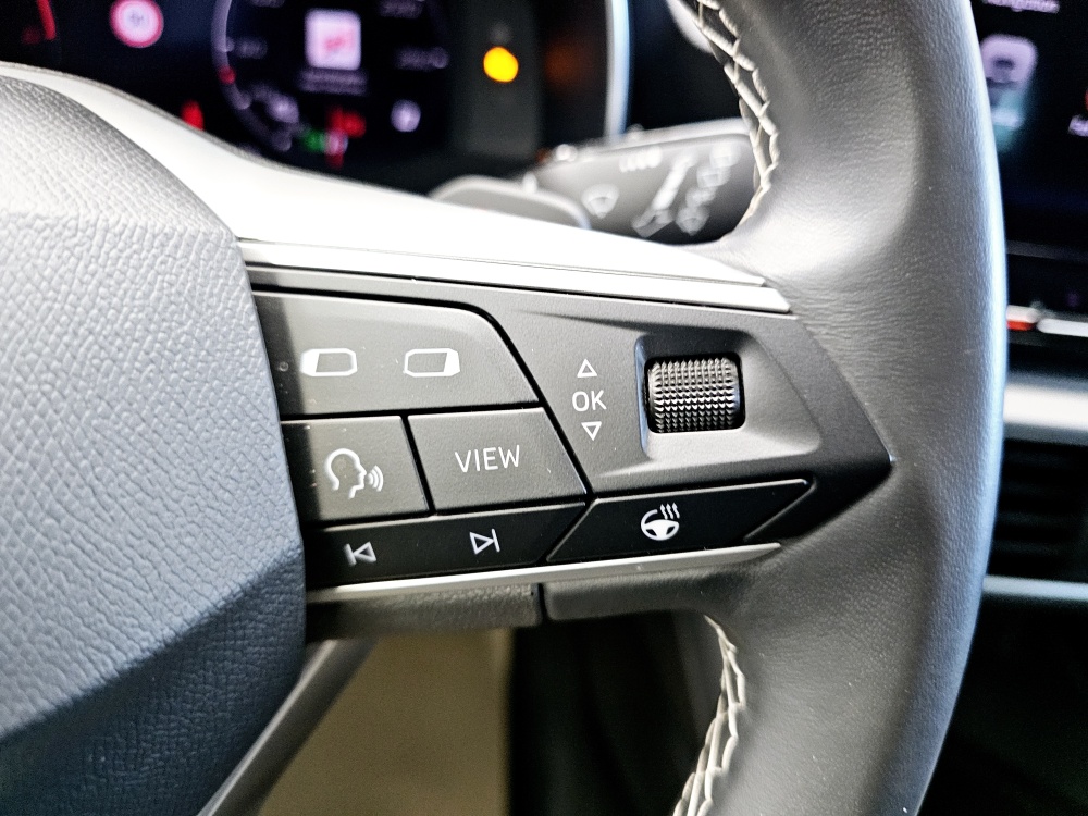 Seat Leon Sportstourer  ST  bei Hoffmann Automobile in Wolfsburg kaufen und sofort mitnehmen - Bild 19