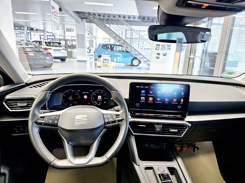 Seat Leon Sportstourer  ST  bei Hoffmann Automobile in Wolfsburg kaufen und sofort mitnehmen - Bild 20