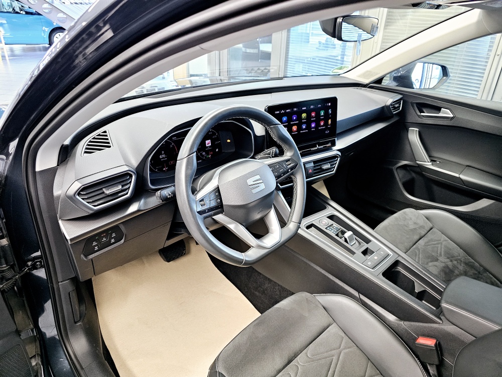 Seat Leon Sportstourer  ST  bei Hoffmann Automobile in Wolfsburg kaufen und sofort mitnehmen - Bild 21