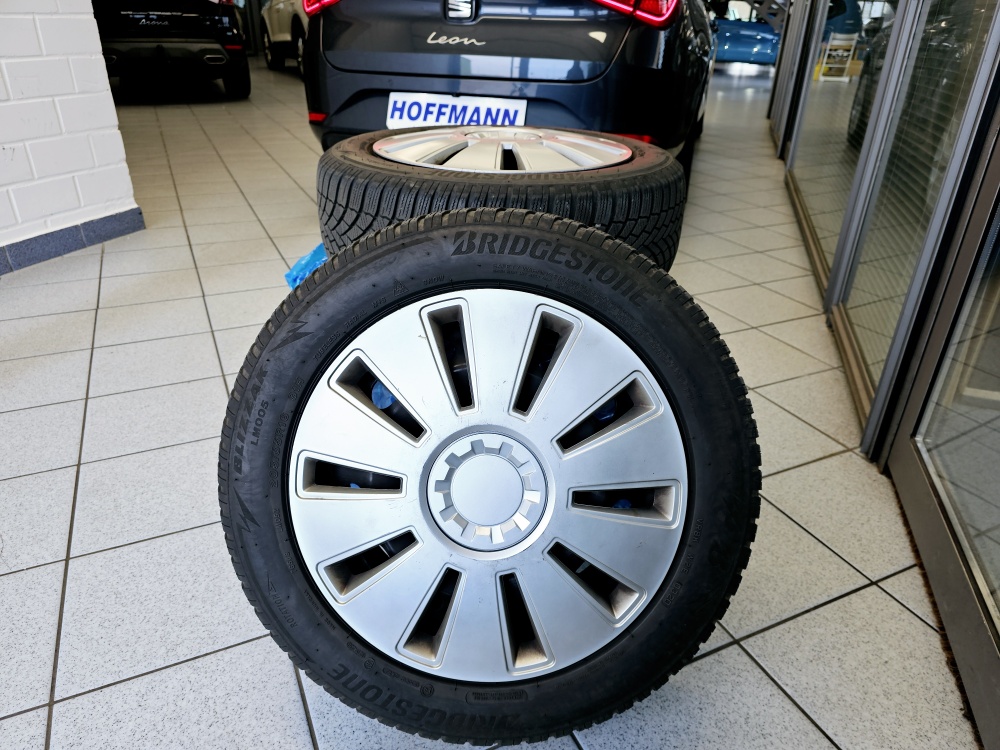 Seat Leon Sportstourer  ST  bei Hoffmann Automobile in Wolfsburg kaufen und sofort mitnehmen - Bild 4