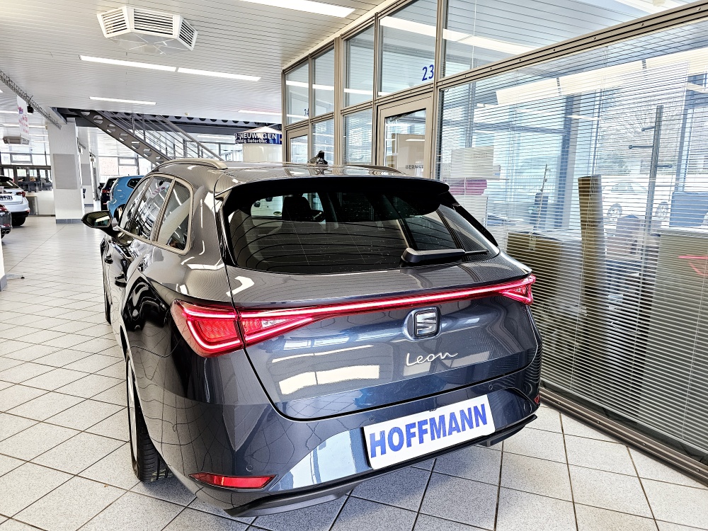 Seat Leon Sportstourer  ST  bei Hoffmann Automobile in Wolfsburg kaufen und sofort mitnehmen - Bild 5