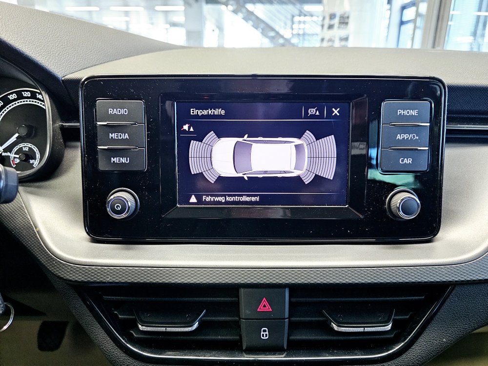 Skoda Scala  bei Hoffmann Automobile in Wolfsburg kaufen und sofort mitnehmen - Bild 11