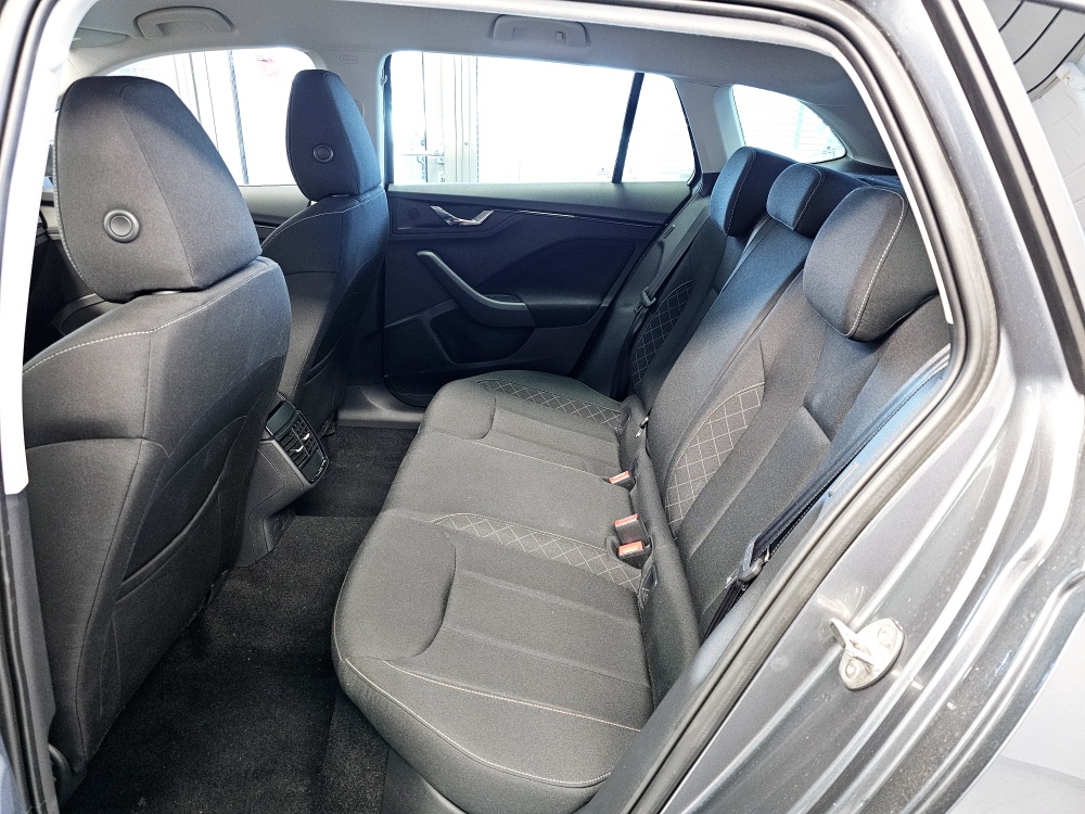 Skoda Scala  bei Hoffmann Automobile in Wolfsburg kaufen und sofort mitnehmen - Bild 4