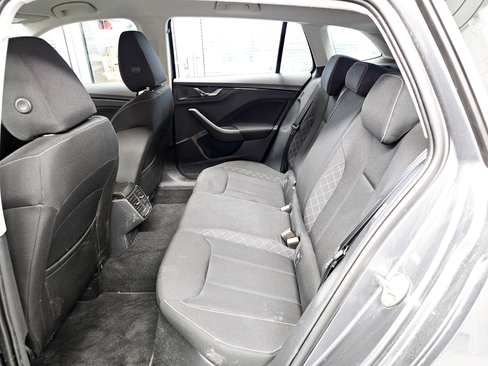 Skoda Scala  bei Hoffmann Automobile in Wolfsburg kaufen und sofort mitnehmen - Bild 4