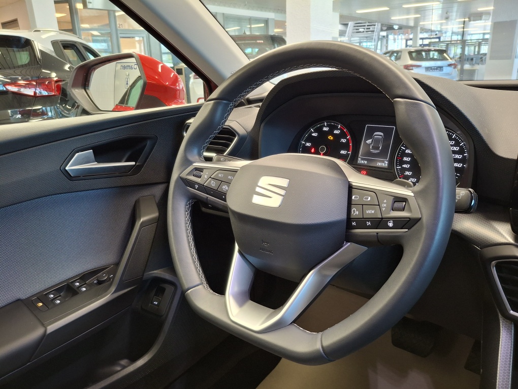Seat Leon Sportstourer  ST  bei Hoffmann Automobile in Wolfsburg kaufen und sofort mitnehmen - Bild 10
