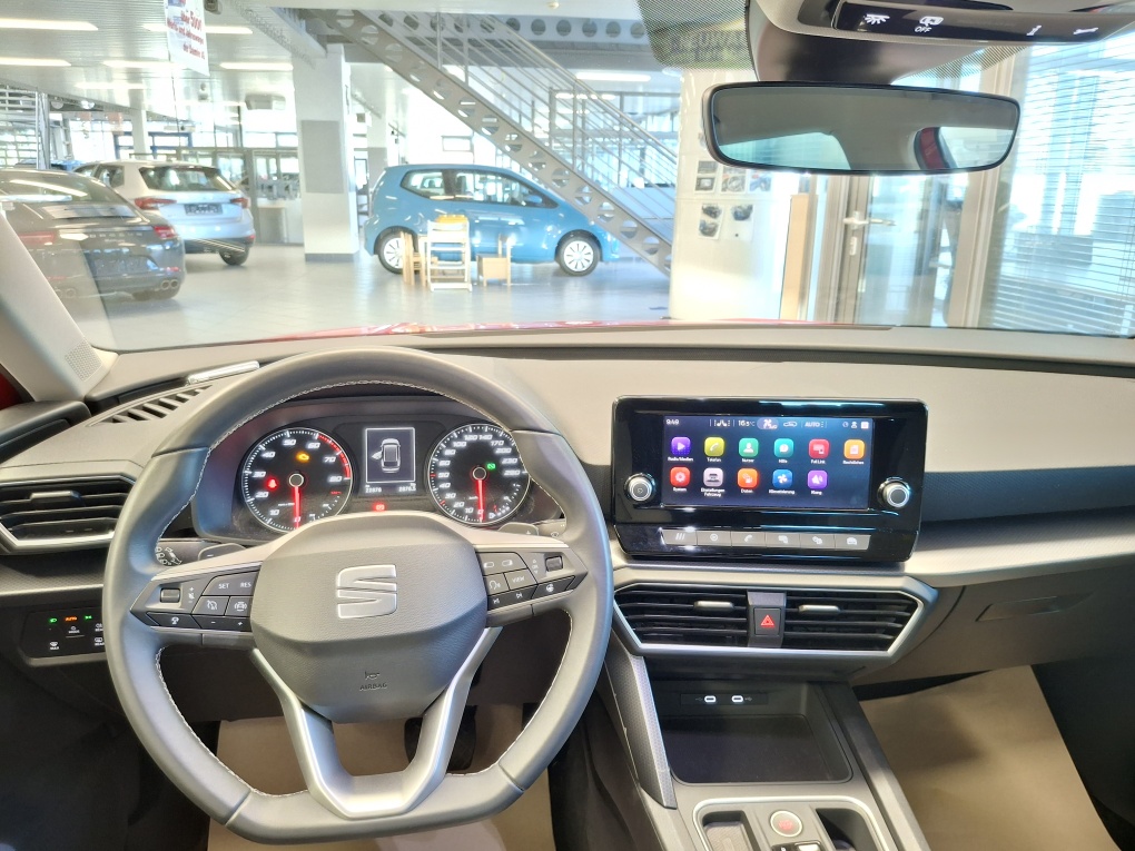 Seat Leon Sportstourer  ST  bei Hoffmann Automobile in Wolfsburg kaufen und sofort mitnehmen - Bild 13