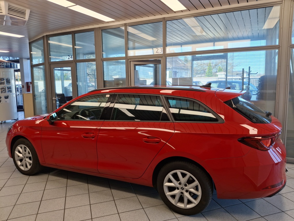 Seat Leon Sportstourer  ST  bei Hoffmann Automobile in Wolfsburg kaufen und sofort mitnehmen - Bild 18