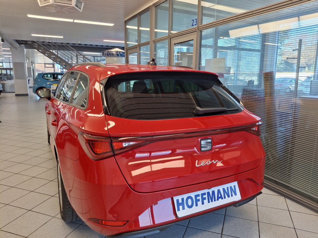 Seat Leon Sportstourer  ST  bei Hoffmann Automobile in Wolfsburg kaufen und sofort mitnehmen - Bild 4