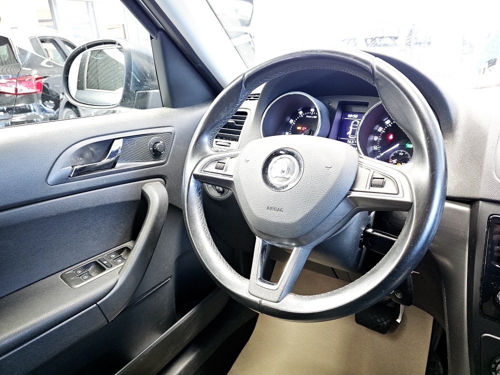Skoda Yeti  bei Hoffmann Automobile in Wolfsburg kaufen und sofort mitnehmen - Bild 11