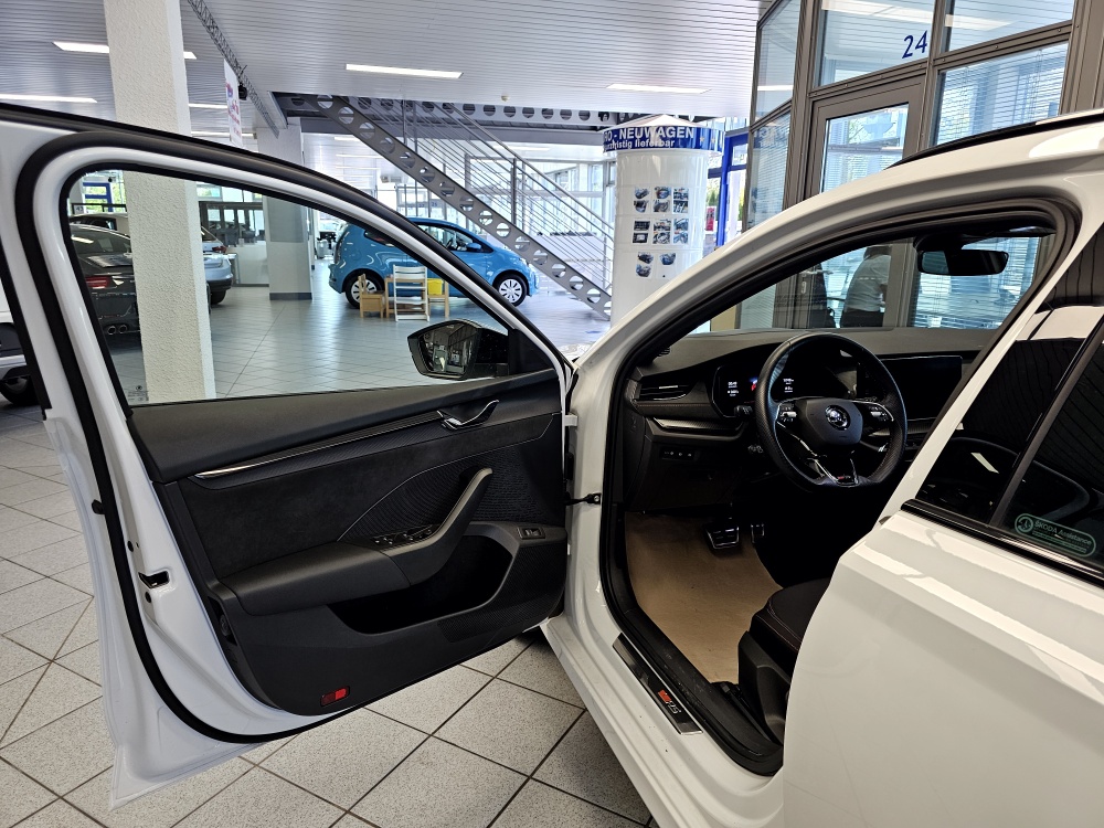 Skoda Octavia Combi  bei Hoffmann Automobile in Wolfsburg kaufen und sofort mitnehmen - Bild 21
