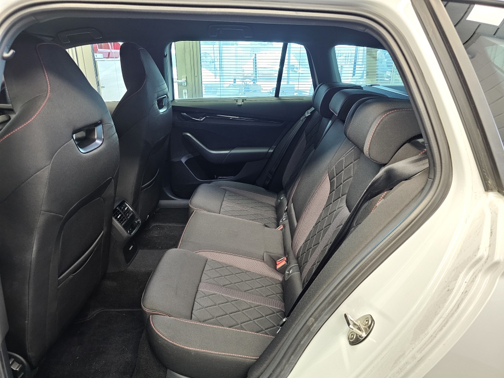 Skoda Octavia Combi  bei Hoffmann Automobile in Wolfsburg kaufen und sofort mitnehmen - Bild 6