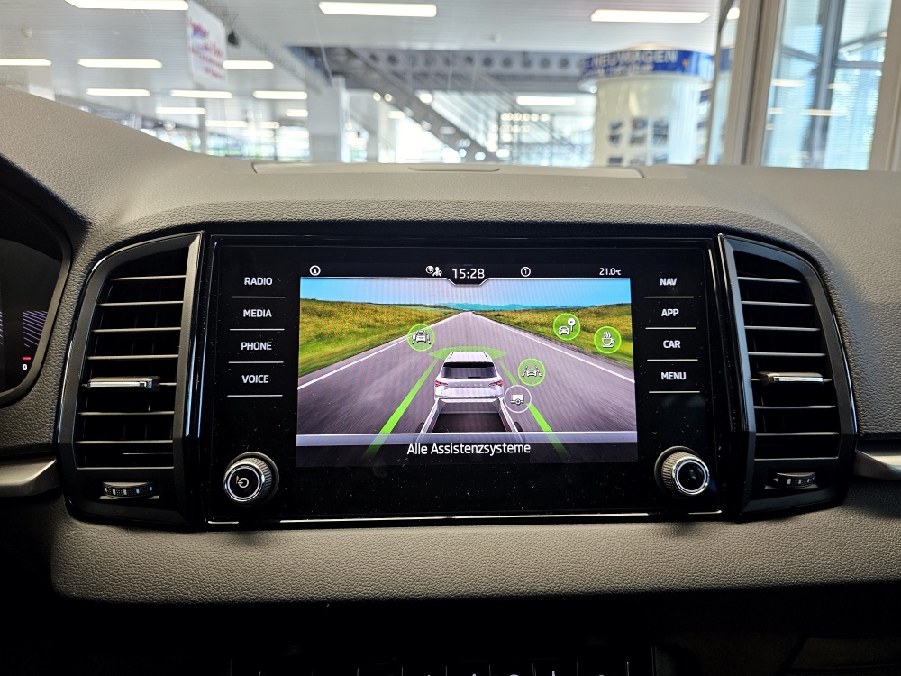 Skoda Karoq  bei Hoffmann Automobile in Wolfsburg kaufen und sofort mitnehmen - Bild 10