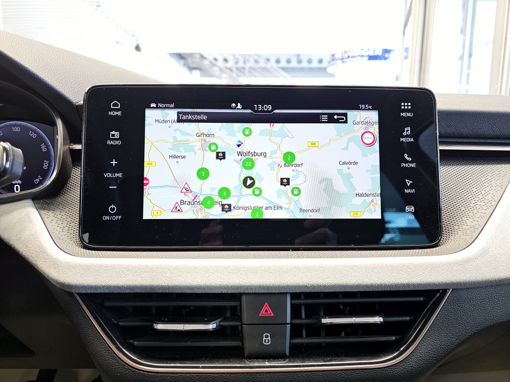 Skoda Scala  bei Hoffmann Automobile in Wolfsburg kaufen und sofort mitnehmen - Bild 9