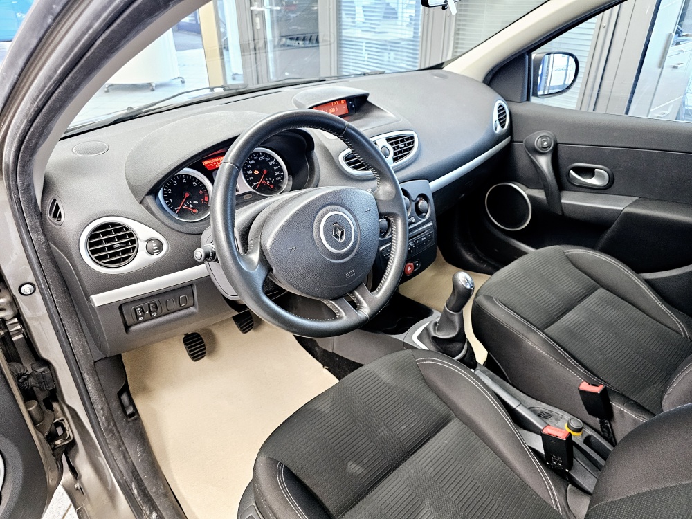 Renault Clio Grandtour  bei Hoffmann Automobile in Wolfsburg kaufen und sofort mitnehmen - Bild 8